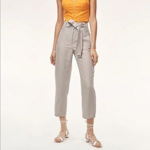 Wilfred Toe-front pant. Light grey linen